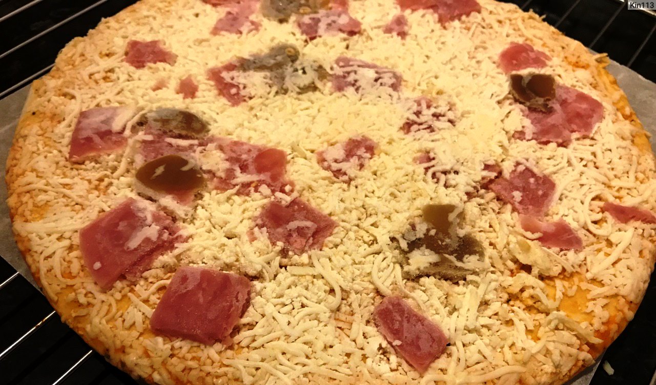 Пица из готовых коржей ветчино