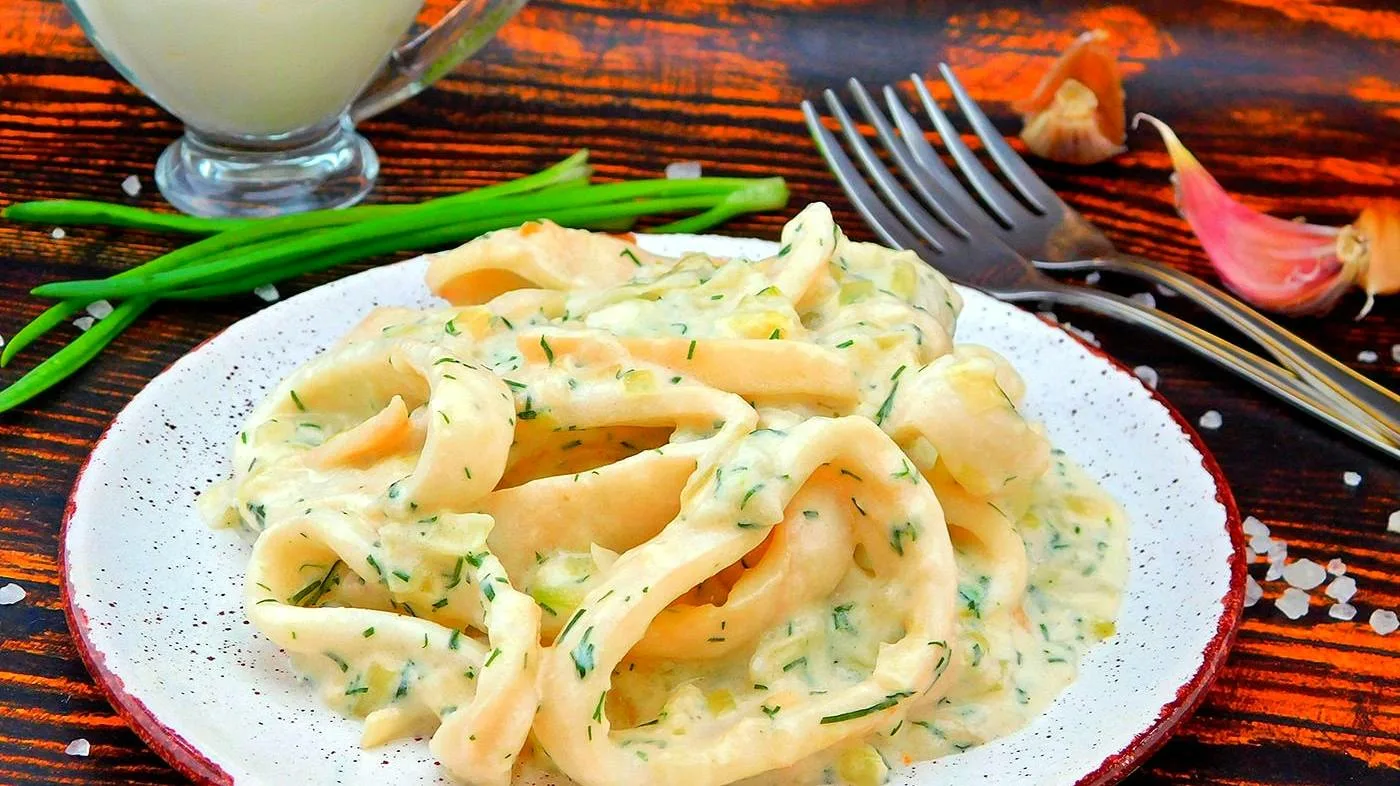 Кальмары тушеные в молоке